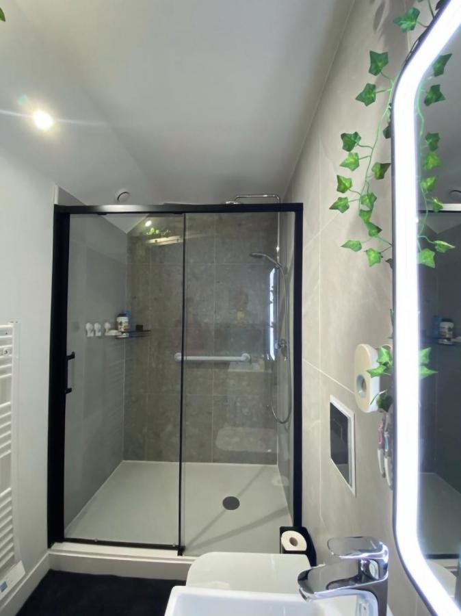 L'Appart'Hotel 23Eme Avenue - Spa Privatif - Love Room - Appartements A Themes ลามาลูส์-เลส์-แบ็งส์ ภายนอก รูปภาพ