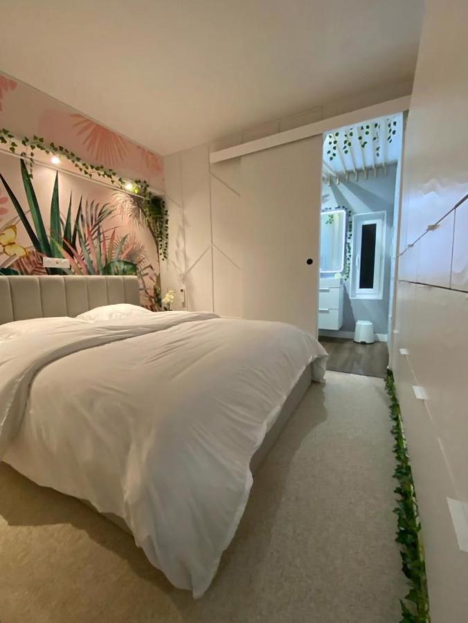 L'Appart'Hotel 23Eme Avenue - Spa Privatif - Love Room - Appartements A Themes ลามาลูส์-เลส์-แบ็งส์ ภายนอก รูปภาพ