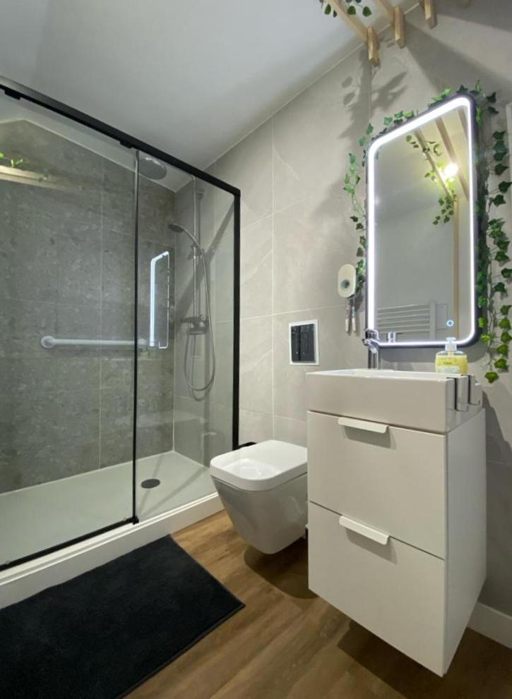 L'Appart'Hotel 23Eme Avenue - Spa Privatif - Love Room - Appartements A Themes ลามาลูส์-เลส์-แบ็งส์ ภายนอก รูปภาพ